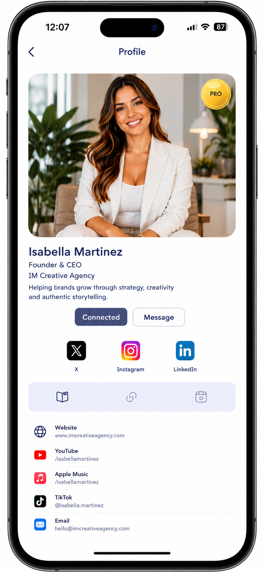 AirLnk app profile — Isabella Martinez